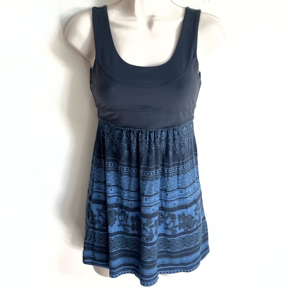 Athleta scoop neck floral built in bra athletic tank top gray blue xs